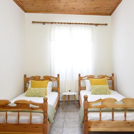 The Yellow Art Home Kalamata Esterno foto