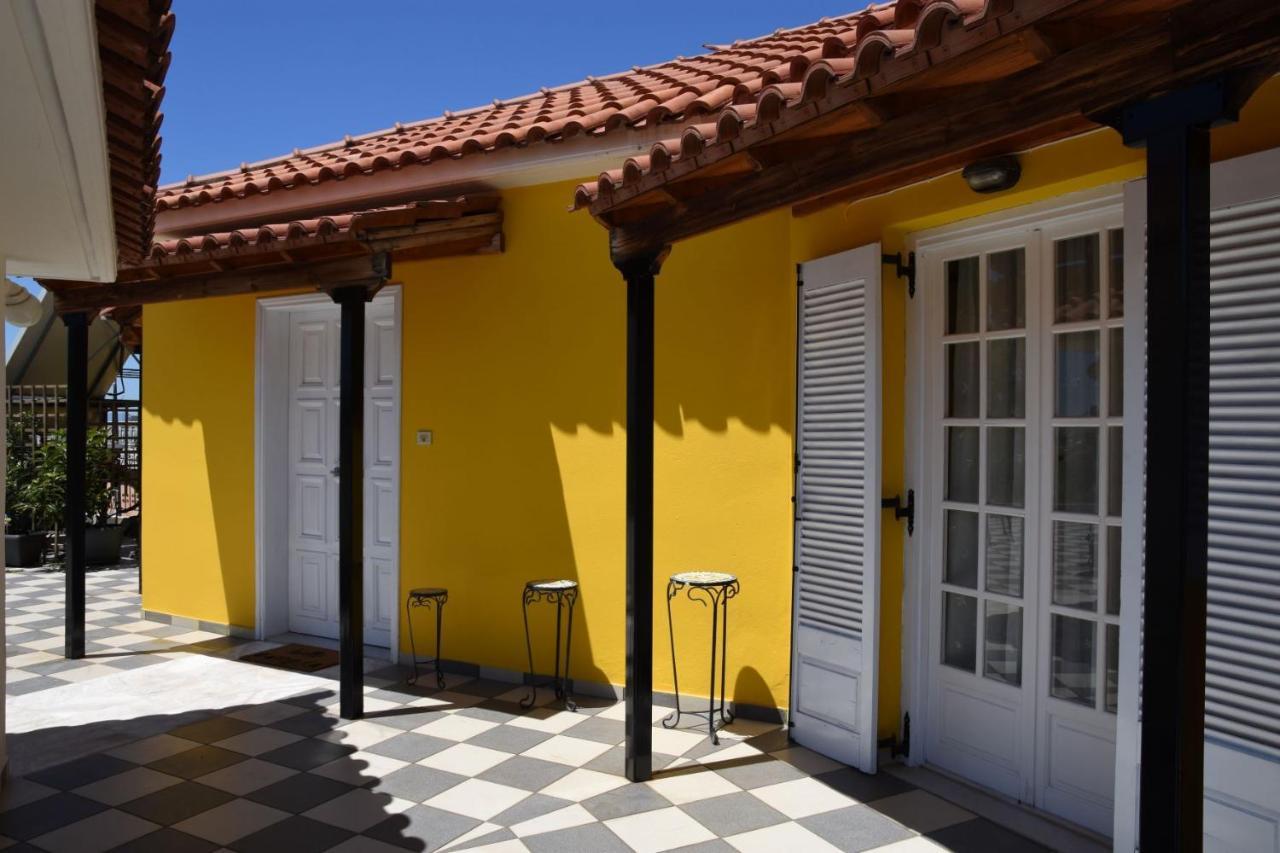 The Yellow Art Home Kalamata Esterno foto