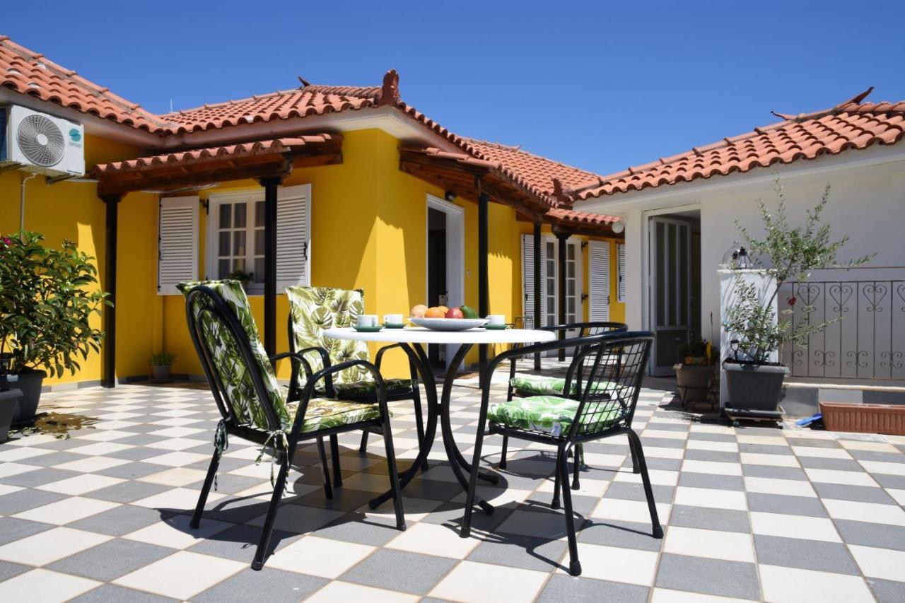 The Yellow Art Home Kalamata Esterno foto